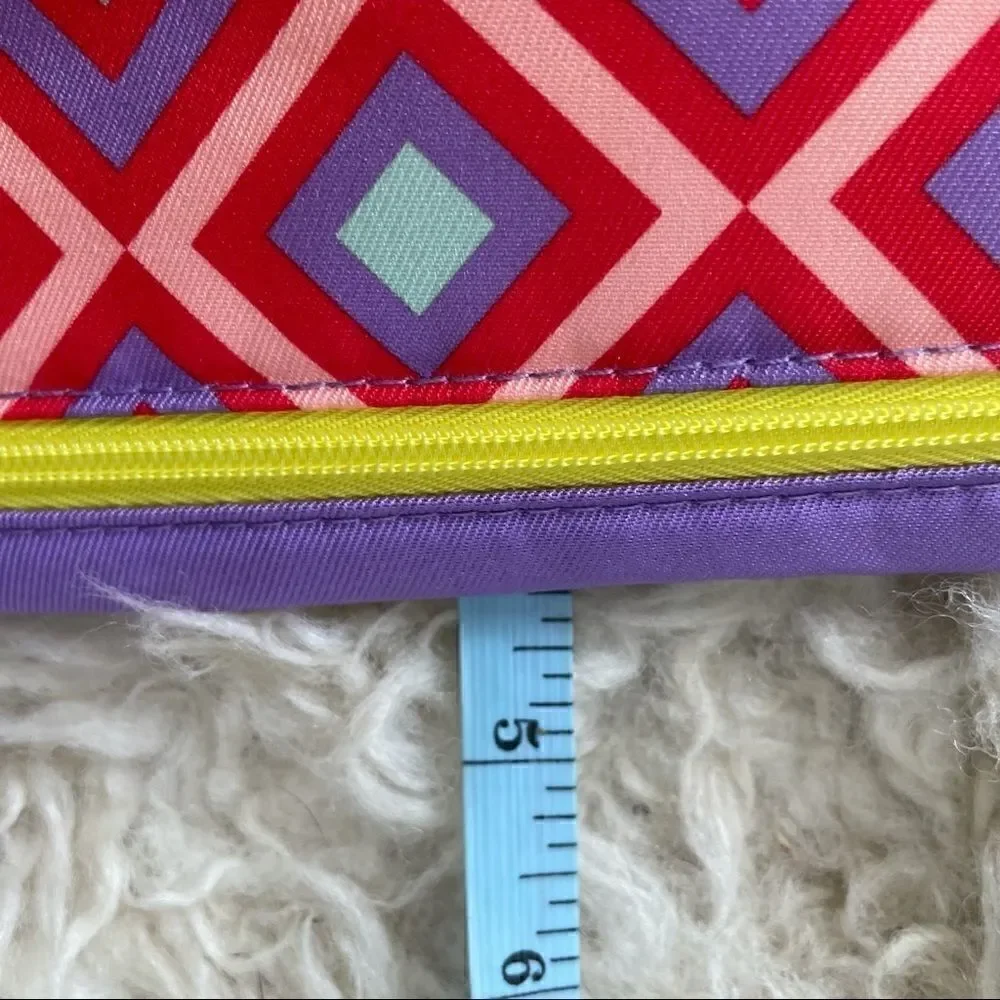 Clinique  Retro Cosmetics  Bag NWOT